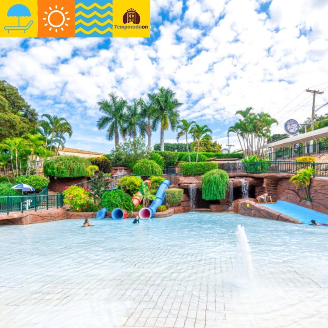 Piazza Com Acesso Ao Acqua Park Aparthotel Caldas Novas Exterior foto